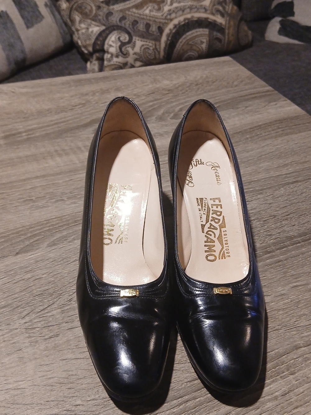 Vintage Salvatore Ferragamo Saks Fifth Avenue Black Leather Pumps Size 8